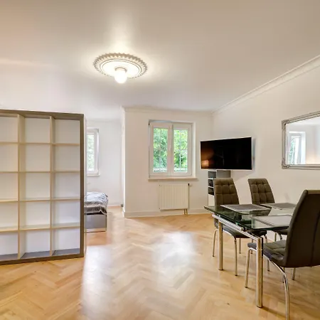 Appartamento Ogrodowa By Renters *