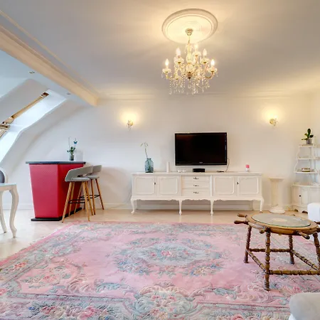 Appartamento Ogrodowa By Renters *